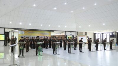 Daftar Pejabat Eselon III yang Dilantik dan Diambil Sumpah oleh Kepala Kejati Kalbar