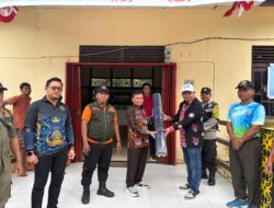 Pemkab Sanggau Serahkan Bantuan Banjir Bandang di Kedakas
