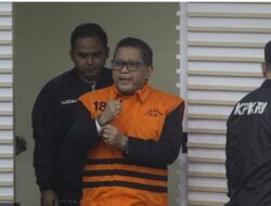 Kenakan Rompi Oranye, KPK Resmi Tahan Sekjen PDIP Hasto Kristiyanto