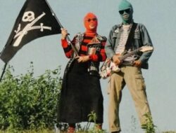 Politisi Senayan Kritik Pembredelan Lagu Bayar Bayar Bayar Band Punk Sukatani