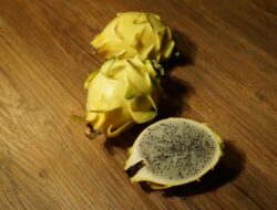 Viral Buah Naga Kuning Ini Miliki Manfaat Kesehatan Tubuh
